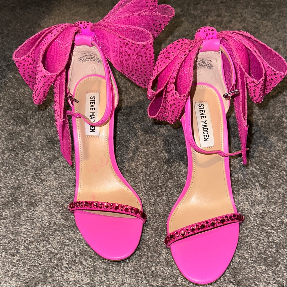 Steve Madden Fuchsia Heels with Bow Detail
